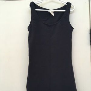 Lot sale of 4 H & M “basic” tanks.